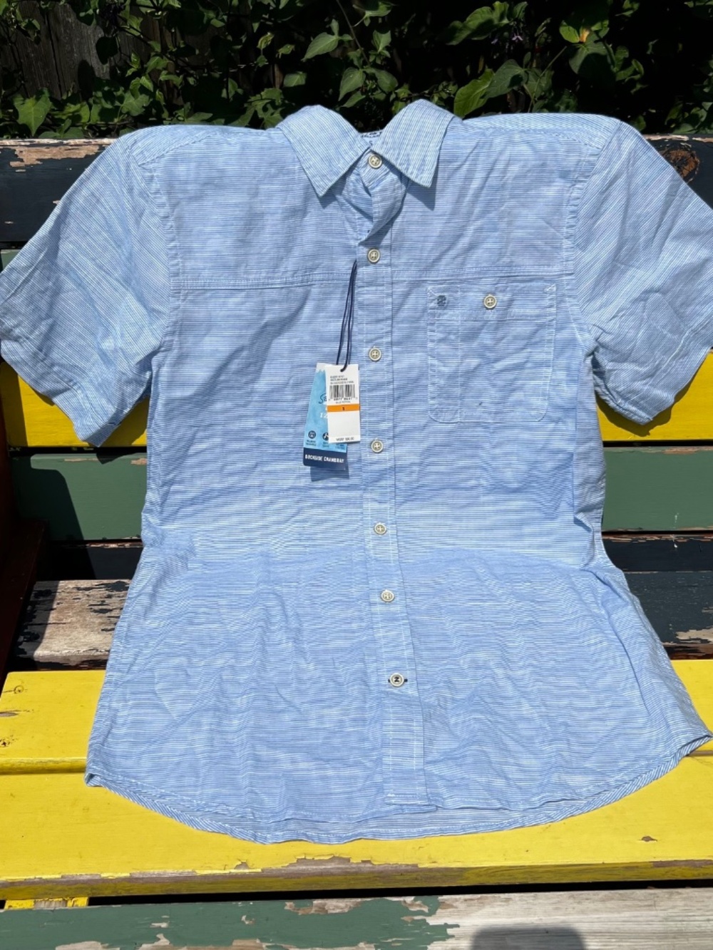 NWT Izod Dockside Chambray short-sleeved button-up collared shirt, MEN'S SMALL
